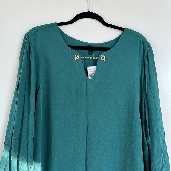 New Unworn with Tags - Torrid Crepe Chain Blouse - Picture 6 of 10